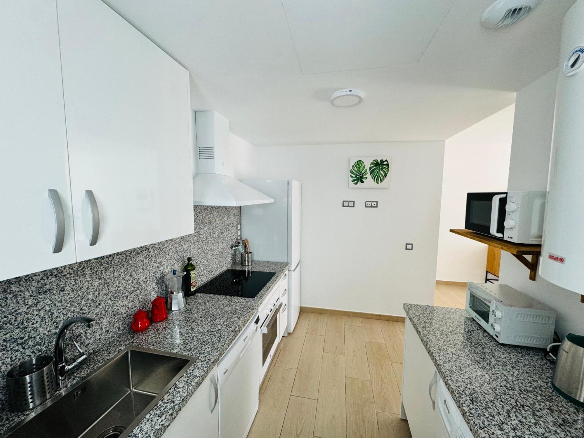Parking Privado! Sol Y Mar Tu Hogar En La Costa Apartment Estepona Luaran gambar