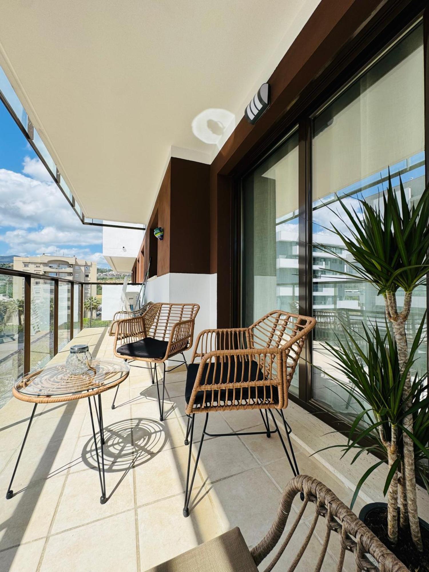 Parking Privado! Sol Y Mar Tu Hogar En La Costa Apartment Estepona Luaran gambar