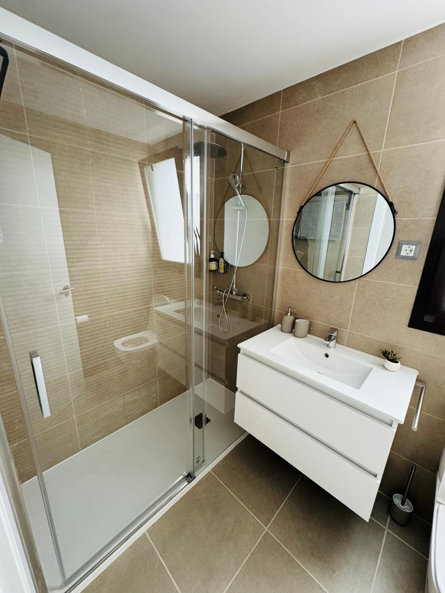 Parking Privado! Sol Y Mar Tu Hogar En La Costa Apartment Estepona Luaran gambar